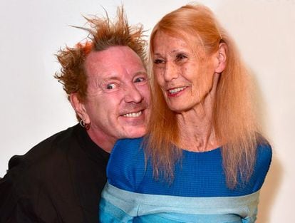 Johnny Rotten and his wife Nora Forster, who has Alzheimer's disease, to whom he dedicated the song 'Hawaii.' 