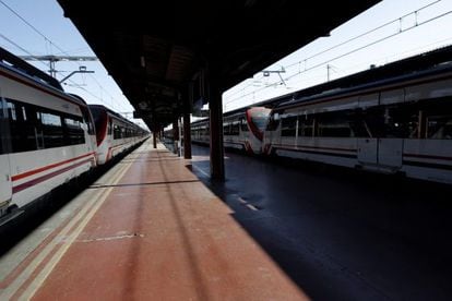 An empty platform at Madrid&#039;s Chamart&iacute;n station on Monday. 