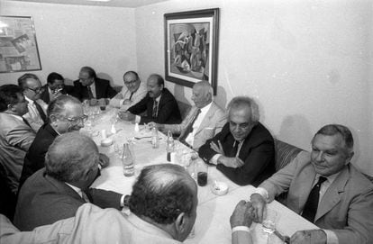 Supporters of Brazilian political candidate Ulysses Guimarães eat lunch at El Piantella, Brasília, 1989.