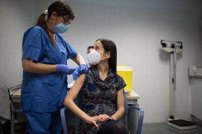 A Covid-19 vaccine is administered in Barcelona on January 28.