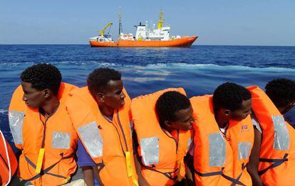 A group of migrants rescued at sea by ‘Aquarius.’