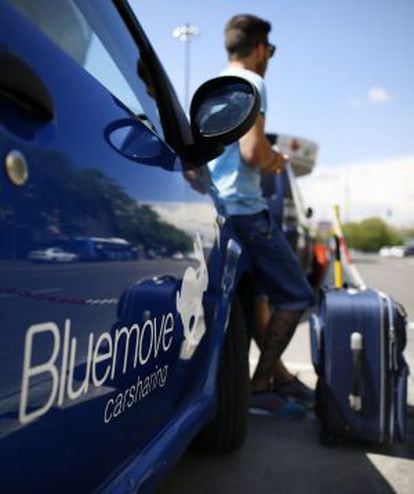 Bluemove rents its cars by the hour.