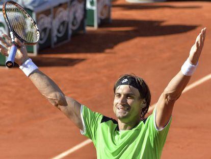 David Ferrer salutes the crowd after beating Tommy Robredo on Tuesday. 