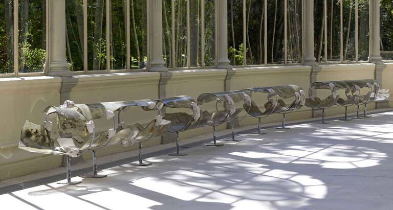 The sculpture by Nairy Baghramian before it was damaged.