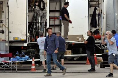 Sean Penn on the Barcelona set of ‘The Gunman’ in July 2013.