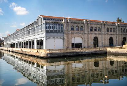 Facade of the Azúcar San José warehouses, converted into a craft sales center, on February 21 in Havana.