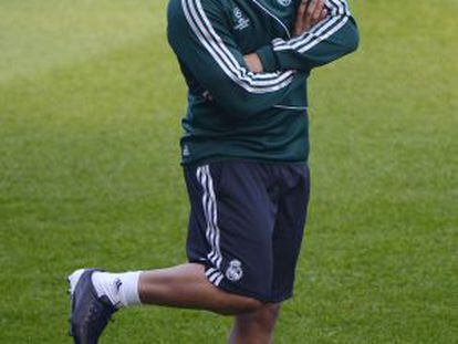 Real Madrid&#039;s Brazilian defender Marcelo gestures during a training session at the Etihad stadium in Manchester on March 4.