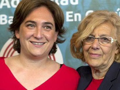 Barcelona Mayor Ada Colau (left) with her Madrid counterpart, Manuela Carmena.