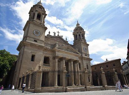 The restoration work on Navarre's cathedral was paid for with public funds before the Church registered the property.