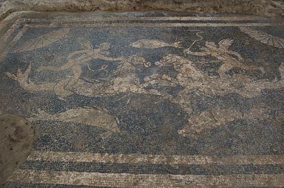 A detail of the black and white mosaic found at the Forau de la Tuta site in 2021.