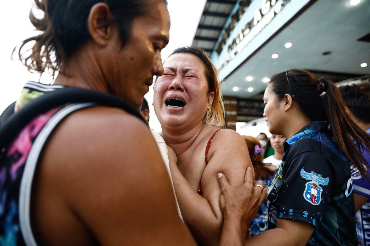 21 dead and 40 rescued after a wind-tossed boat overturns in the  Philippines, International