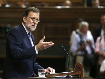 Interim PM Mariano Rajoy is trying to get himself reinstated in office.