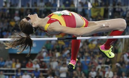 Ruth Beitia performs a high jump during the final round on August 20.