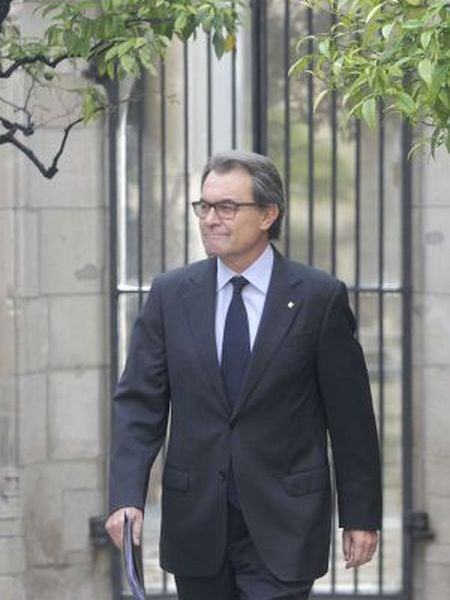 Acting Catalan premier Artur Mas is not guaranteed a new term in office despite having won the regional election.