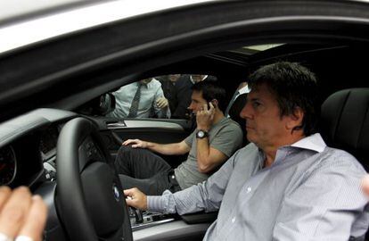 Leo Messi alongside his father, Jorge.