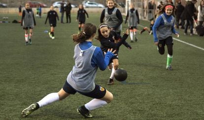 Practice for the players of Valencia’s Junior women soccer team.