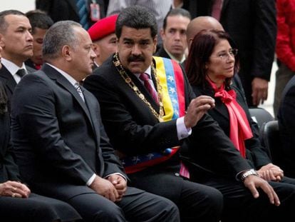 From left: outgoing assembly speaker Diosdado Cabello, President Nicolás Maduro and first lady Cilia Flores, seen on Thursday.