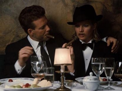 Mickey Rourke and Kim Bassinger in a scene from the movie Nine and a Half Weeks (1986).