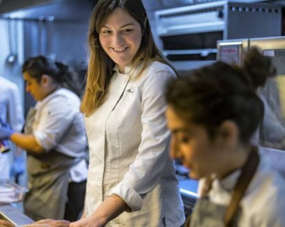 María José Martínez in the kitchen of Lienzo, Valencia.