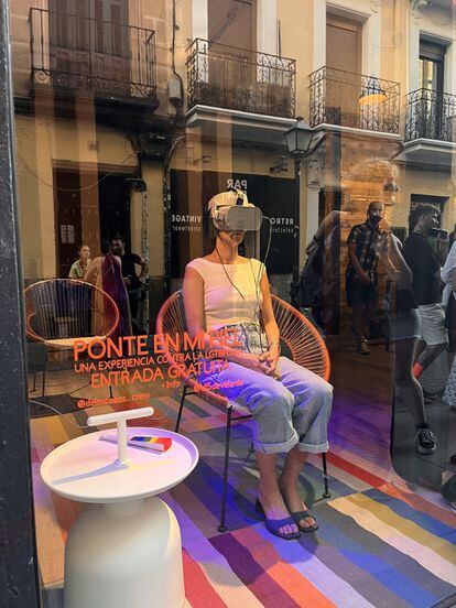 A woman, during the virtual reality experience 'Ponte en mi Piel,' last June in Madrid.