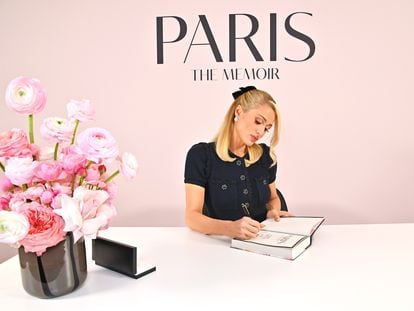 Paris Hilton signing her memoir