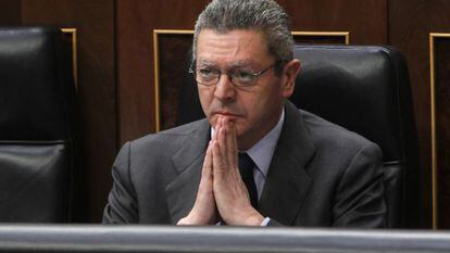 Justice Minister Alberto Ruiz-Gallard&oacute;n. 