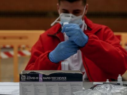 A health worker at a coronavirus antigen testing center in Pozuelo de Alarcón in Madrid.
