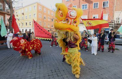 A parade practice for Chinese New Year in the district of Usera