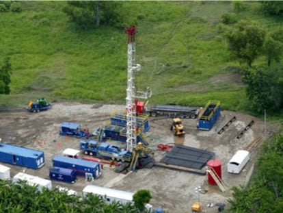 A Pemex oil well at Chicontepec.