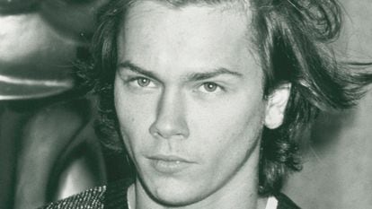 Actor River Phoenix arrives at the Oscar nominees luncheon in 1989.