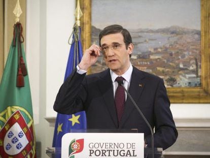 Portugal&#039;s Prime Minister Pedro Passos Coelho addresses the nation from his official residence at S&atilde;o Bento palace in Lisbon.