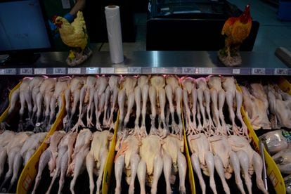 Shopping for chicken has proved a particular challenge for Spanish speakers, according to Twitter.