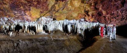 A group in the Soplao cave in Cantabria.