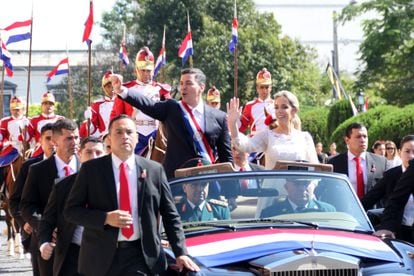 El nuevo presidente de Paraguay, Santiago Peña, y la primera dama, Leticia Ocampos