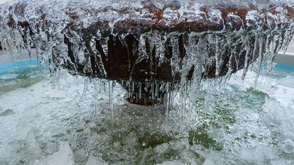 A frozen fountain in Verín, Ourense.