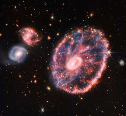 New image of the Cartwheel Galaxy captured by the 'James Webb' telescope.
