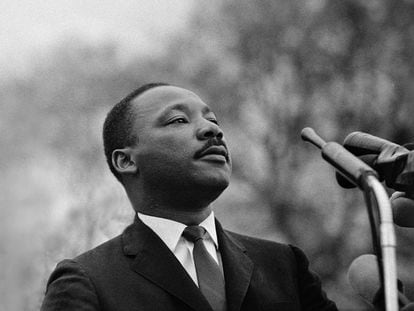 Dr. Martin Luther King, Jr. speaking before a crowd of 25,000 civil rights marchers, in Montgomery (Alabama) on March 25, 1965.