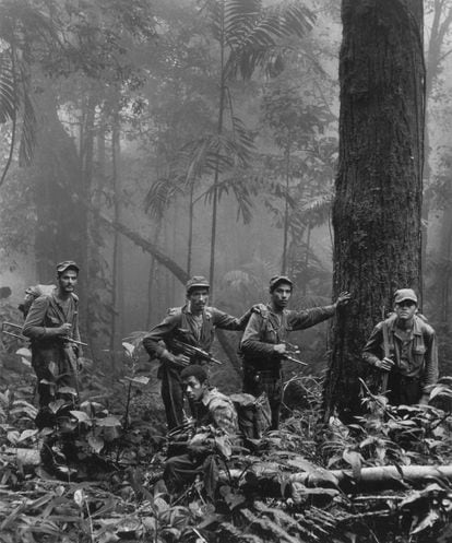 On display at CentroCentro in Madrid until September 13, ‘Latin Fire’ showcases around 180 works by 52 photographers from eight countries. It is one of the main exhibitions in this year’s PhotoEspaña photography festival, which is dedicated to Latin America. Among the works is this image from 1966 called ‘Guerrilleros en la niebla’ (Guerrillas in the mist).