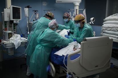 The intensive care unit for coronavirus patients at the Santa Creu i Sant Pau hospital in Barcelona.
