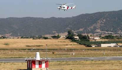 A helicopter takes off from Córdoba Airport.