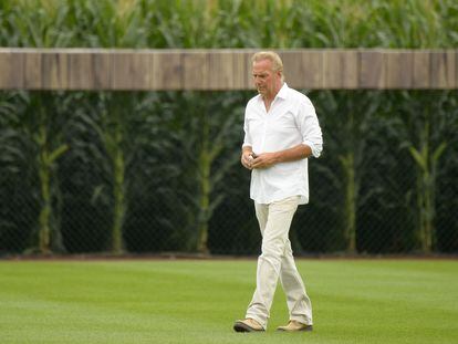 Kevin Costner during a baseball game in Dyersville, Iowa, in August 2021.