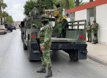 Mexican army soldiers prepare a search mission for four US citizens kidnapped by gunmen at Matamoros, Mexico, on March 6, 2023.