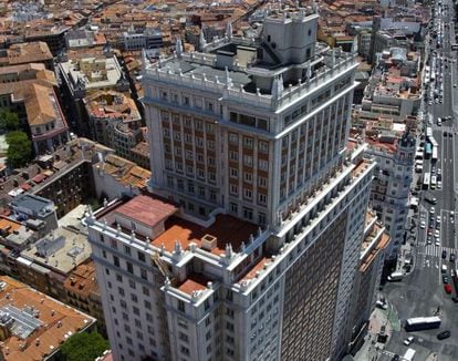 An aerial view of Edificio España, which has been lying vacant since 2007.