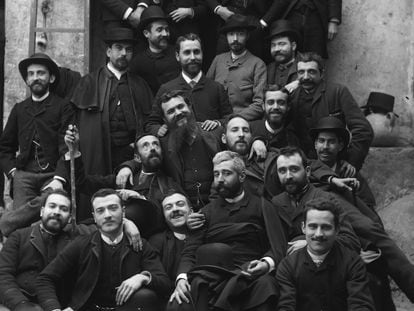 The scientist Santiago Ramón y Cajal in the second row behind the white-haired man, with friends in Valencia around 1885.