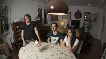 From left to right, Visitación Gracia, Reynaldo Homen and Liseth Quint, roommates in the Prosperidad area of Madrid.