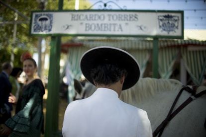 The fairground comprises 15 streets honoring illustrious bullfighters.