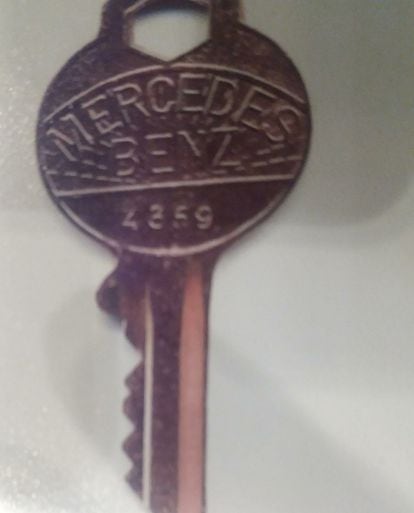 A Mercedes-Benz car key was found at the crash site by Valldeperes. 