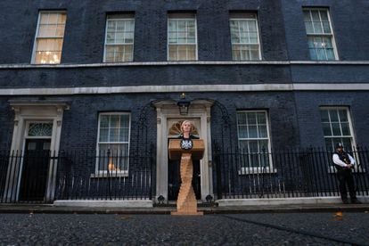 Prime Minister Liz Truss speaks to the nation outside 10 Downing Street shortly after Elizabeth II’s death.