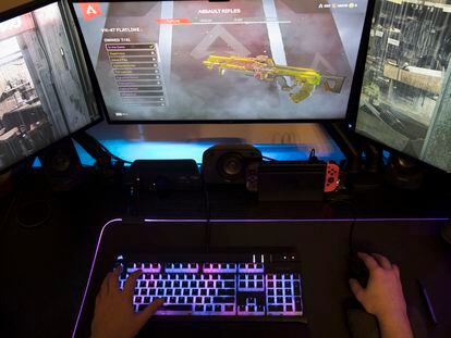 A gamer plays Electronic Arts' "Apex Legends" in Jersey City, New Jersey, on March 6, 2019.