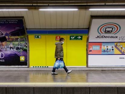 A Metro station in Madrid, where transit authorities reported a 81% drop in passengers during peak hours.